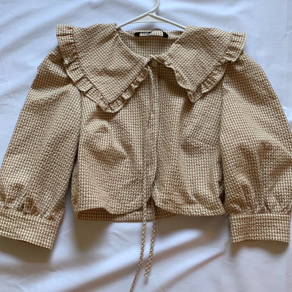 - Zara peter pan collar shirt size M new without tag